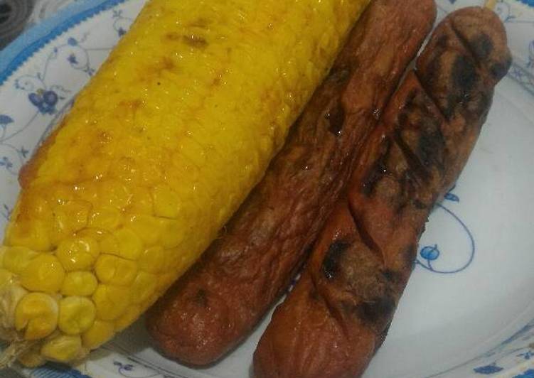 Bagaimana Menyiapkan Jagung dan Sosis bakar untuk malam tahun baru 2017, Lezat