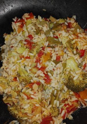Una foto de Arroz con verduras