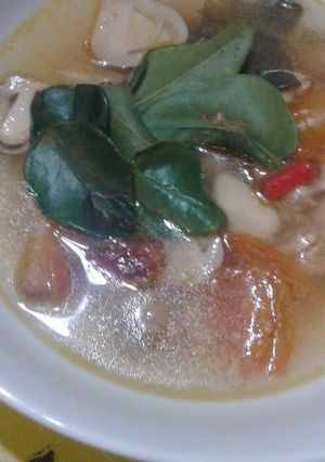 Foto resep Sop Tom Yam Ayam Alias Tom Kah Gai