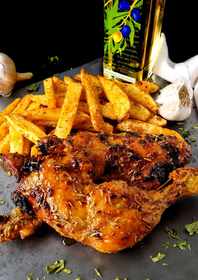 Una foto de Pollo "alla diavola" con patatas fritas {freidora de aire}
