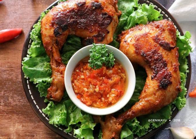 Ayam bakar bumbu rujak sambel korek