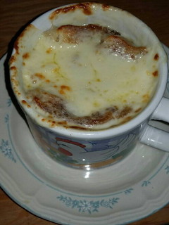 A picture of French Onion Soup.