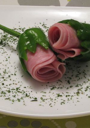 Foto principal de Rosas de jamón york y pimiento