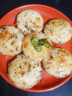 मसाला इडली फ्राई Masala idli fry रेसिपी मुख्य फोटो