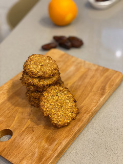 Una foto de Galletas de avena crujientes con cáscara de naranja