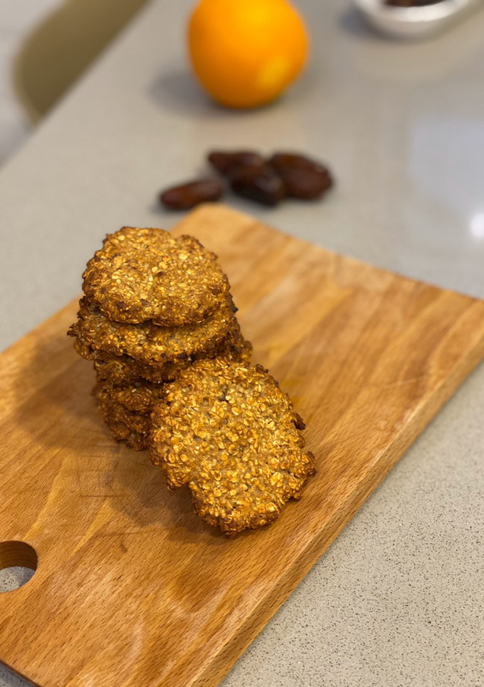 Una foto de Galletas de avena crujientes con cáscara de naranja
