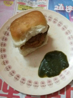 A picture of Vada pav.