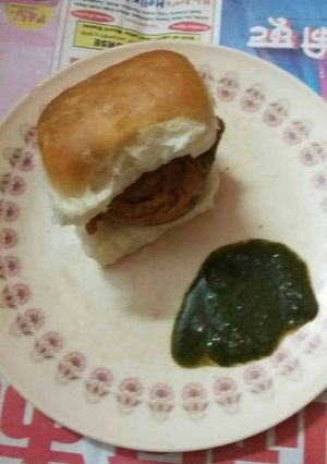 A picture of Vada pav.