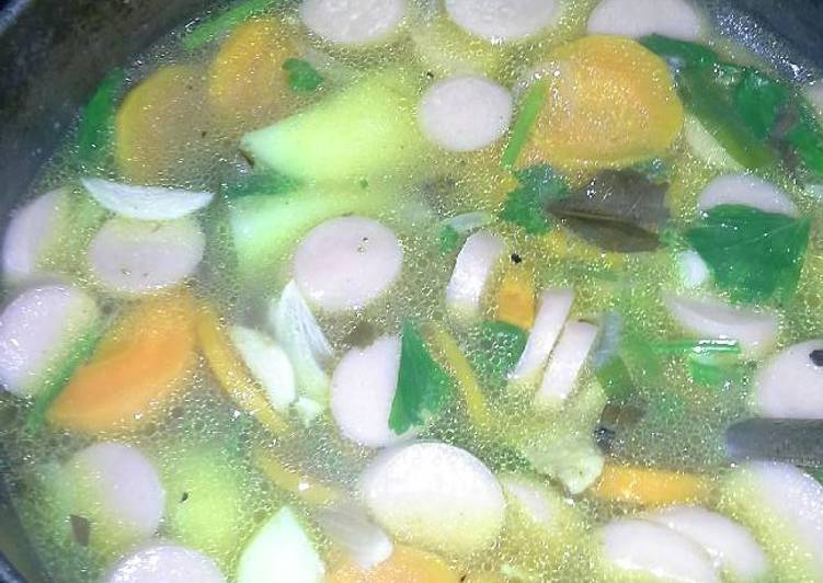 Sup sayuran campur sosis