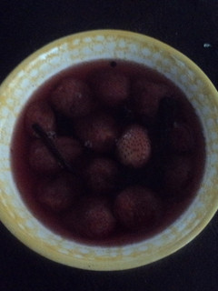 Una foto de Frutillas rojas en almíbar de azahares las correa