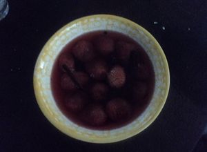 Una foto de Frutillas rojas en almíbar de azahares las correa