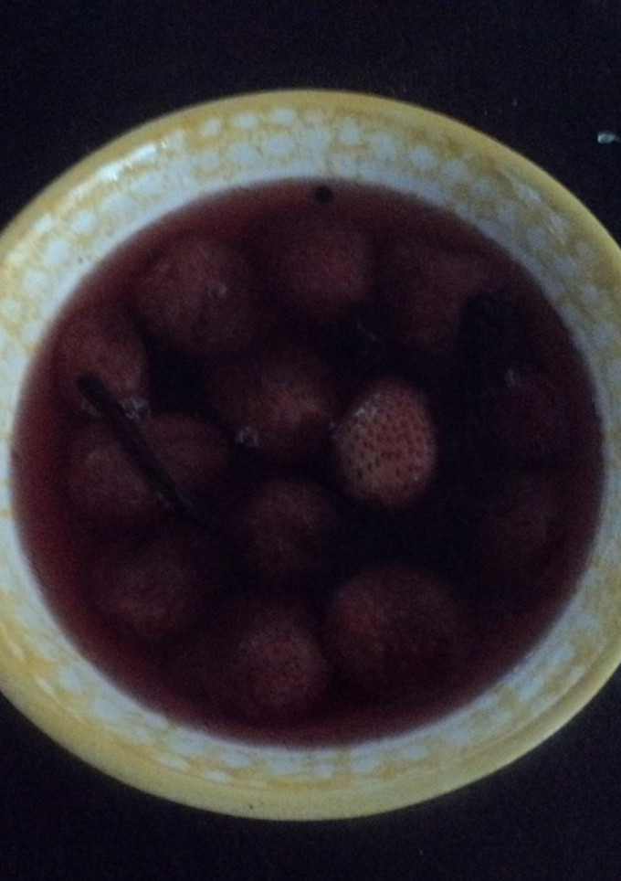 Una foto de Frutillas rojas en almíbar de azahares las correa