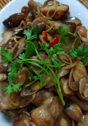 Hình của món Nấm rơm xào sả ớt.