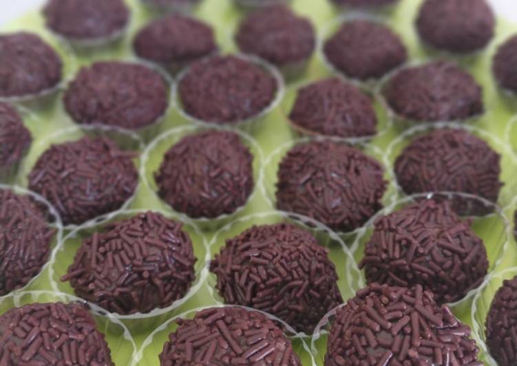 Resep: LezatBola bola coklat