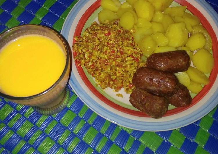 Recipe of Perfect Boiled potatoes served with egg sauce and meat bars &amp;Shashkabash