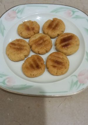 A picture of Diet egg biscuits, whole wheat flour sa 🍪 🧇.