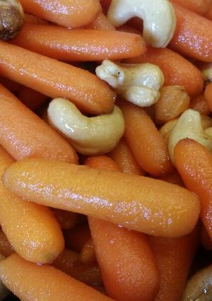 A picture of Maple Carrots w/ Cashews.