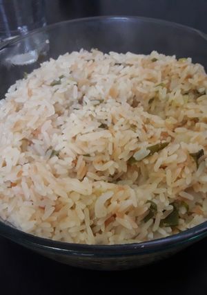 Una foto de Arroz tostado al verdeo