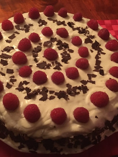 Una foto de Tarta de arándanos y frambuesas 🍰😍😋