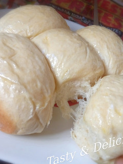 A picture of White Bread Rolls Without Oven.
