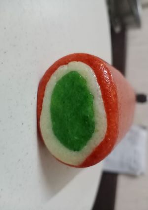 A picture of Tricolor rolls.