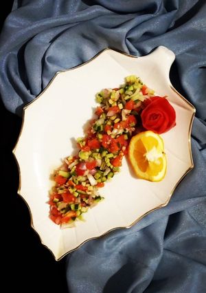 عکسی از دستور سالاد شیرازی (با چاشنی آب نارنج)