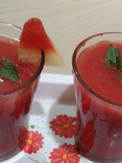 तरबूज पुदीना शरबत (Tarbooj pudina sharbat recipe in Hindi) रेसिपी मुख्य फोटो