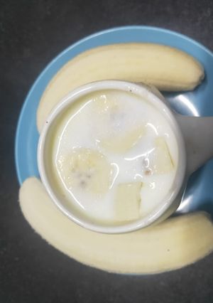 A picture of Banana almond milk shake.