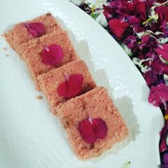 A picture of Rose Paneer Sandesh.