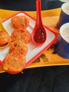 सूजी टोमेटो कॉर्न रिंग्स (suji tomato corn rings recipe in Hindi) रेसिपी मुख्य फोटो