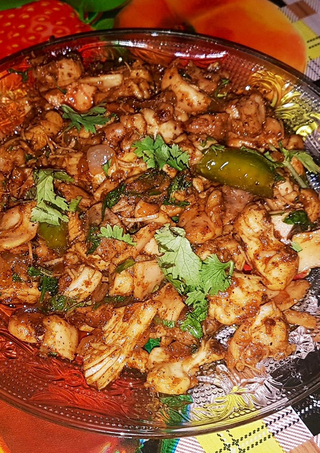 பிச்சி போட்ட சிக்கன் செய்முறை முக்கிய புகைப்படம்