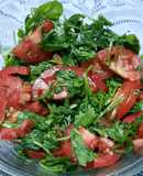 Dos ensaladas con base de tomate