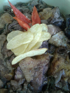 Foto de Frango com vinho tinto e sultanas