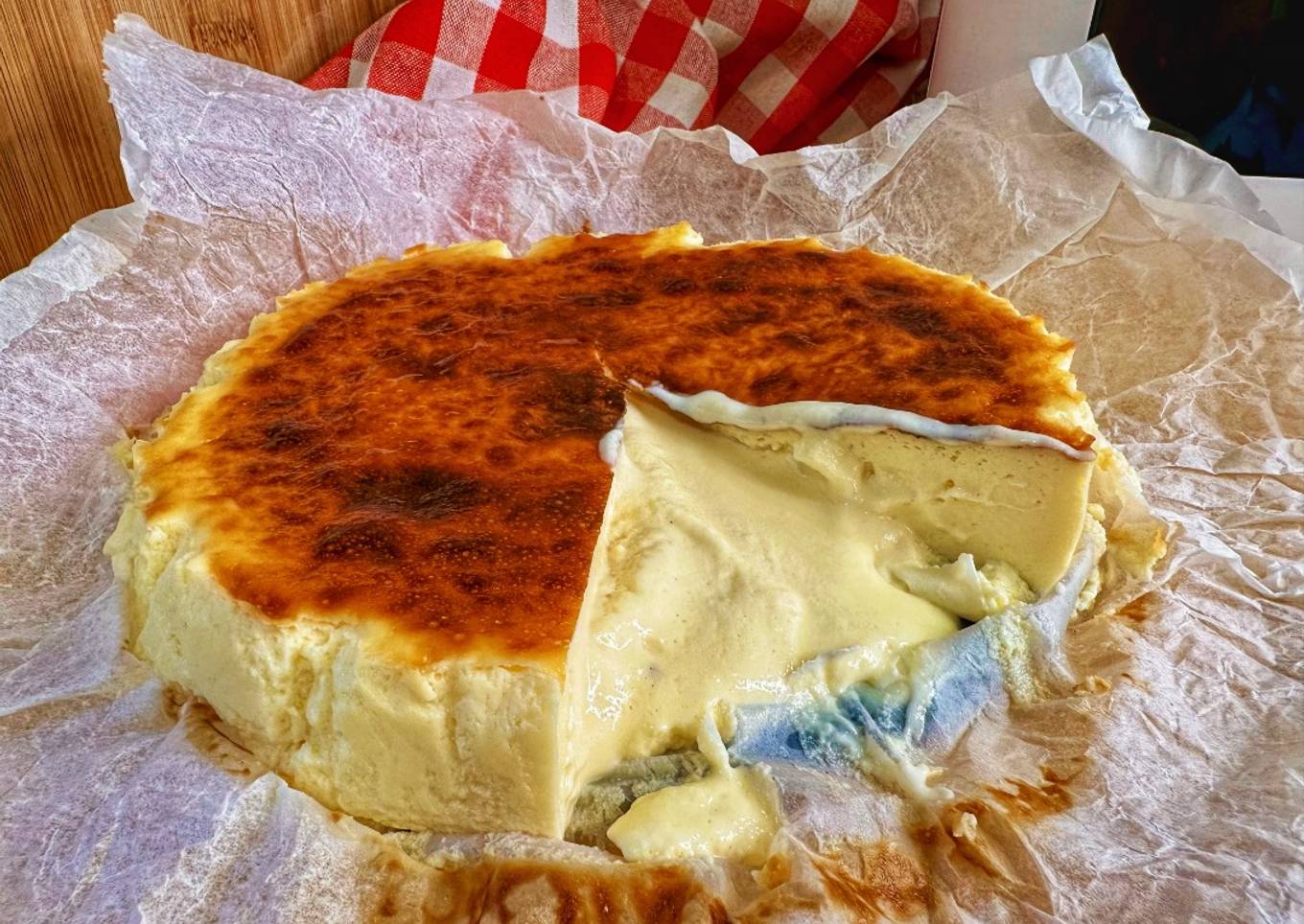 La tarta de queso tipo la Viña más rica y cremosa en AirFryer sin gluten y sin azúcar