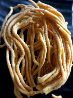 મોળા ગાંઠિયા (gathiya Recipe in Gujarati) રેસીપી મુખ્ય ફોટો