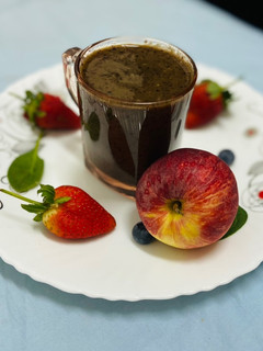 A picture of Apple berries & baby spinach smoothie.