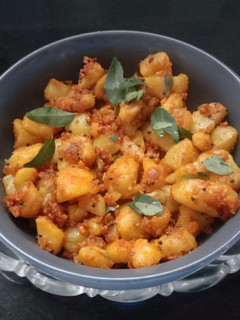 மொறு மொறு சிறு கிழங்கு ரோஸ்ட். (Sirukilanku roast recipe in tamil) செய்முறை முக்கிய புகைப்படம்