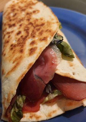 Une photo de Piadina speck et pesto