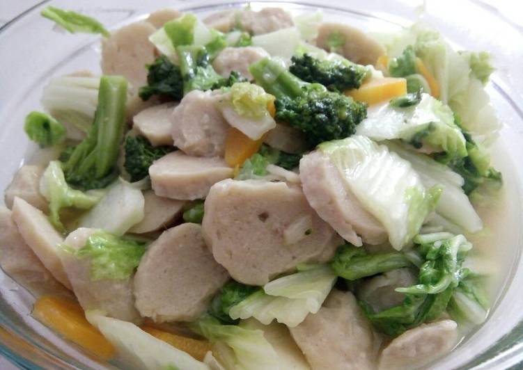 Cara Buat Cah sawi putih, brokoli, dan bakso Gampang