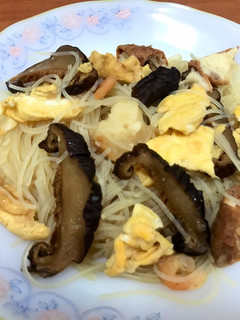 👩🏻🍳花枝丸炒米粉 的食譜成品照片