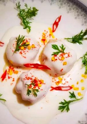 A picture of Dahi Vada.