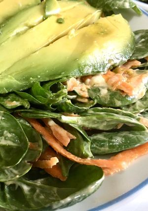 Una foto de Ensalada de Espinacas & Zanahorias