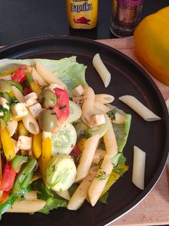 पास्ता सॅलड (pasta salad recipe recipe in marathi) रेसिपी चे मुख्य फोटो