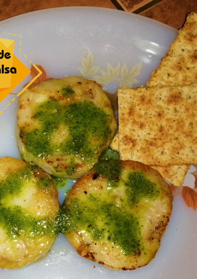 Una foto de Medallones de merluza en salsa verde. (Receta rápida y saludable)