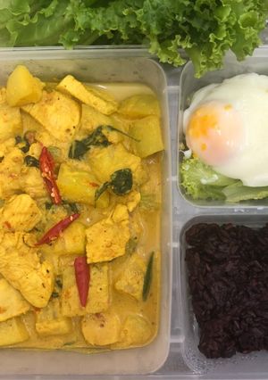 รูปของ แกงเผ็ดอกไก่ (เกือบคลีน)