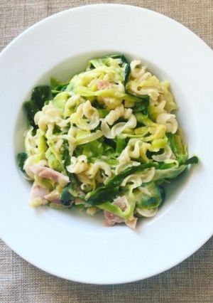 Une photo de Pâtes et courgettes à la carbonara