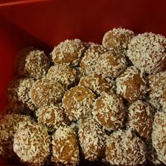 A picture of Milo Balls.