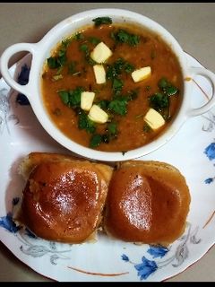 पाव भाजी (Pav bhaji recipe in Hindi) रेसिपी मुख्य फोटो