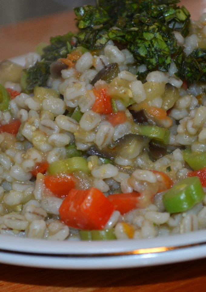 Una foto de Salteado de cebada y verduras