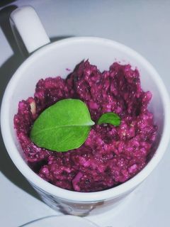 Une photo de Pesto de betterave